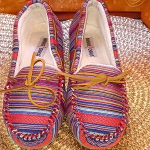 SOLD****Minnetonka slip on shoes